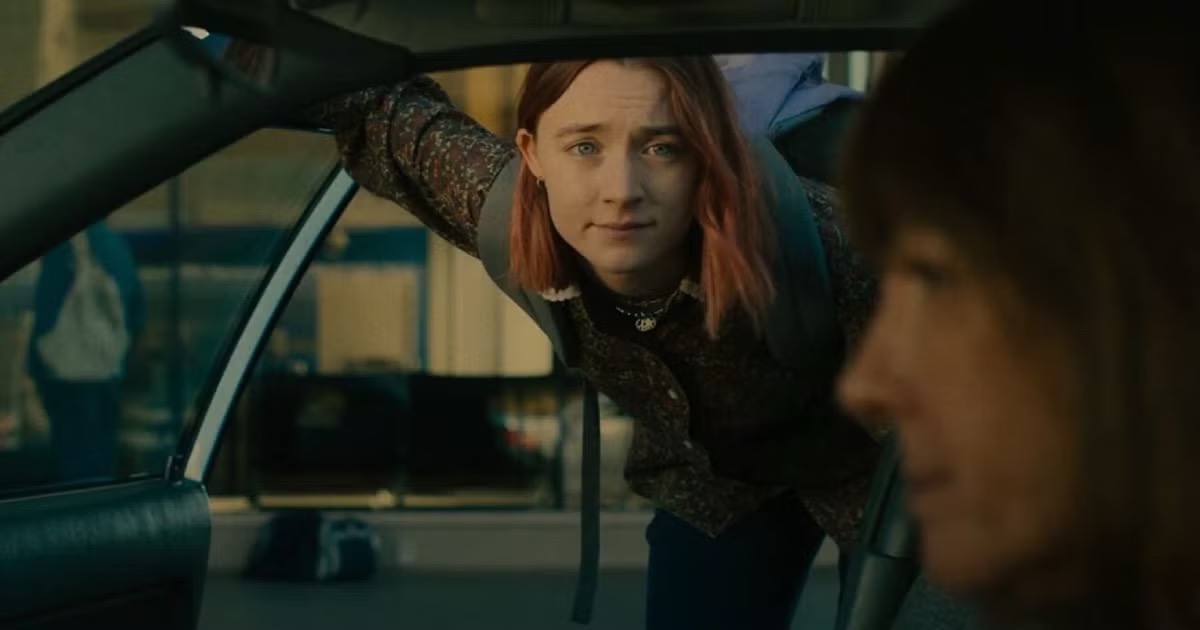 Scene in Lady Bird where Christine is leaving for college and her Mom stays in the car